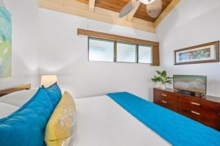 Papakea L402 · PK L402 Rare LUX Oceanfront Views, Pool, Paradise - 2