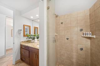 Papakea L402 · PK L402 Rare LUX Oceanfront Views, Pool, Paradise - 1