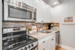 Napili Shores E240 · NS E240 Beautiful Condo w AC Close to Napil - 3