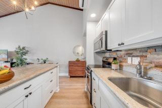 Napili Shores E240 · NS E240 Beautiful Condo w AC Close to Napil - 1