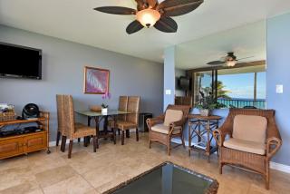 Paki Maui 207 · PM 207 BeachFront 1BD w Ocean View - 7