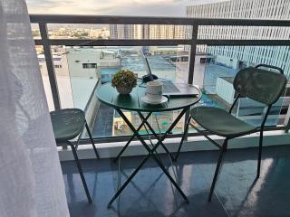 1BR Azure Staycation by The Lamierda - 9