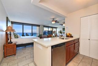 Mahana 602 · MA 602 Kaanapali OceanFront Studio Ocean View Pool - 6