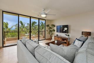Paki Maui 424 · PM424 BeachFront 2BD w Ocean View - 2