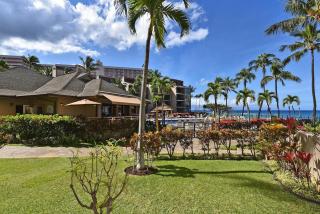 Kaanapali Shores 103 · KS 103 Remodeled OceanFront 2BD Condo w A - 4