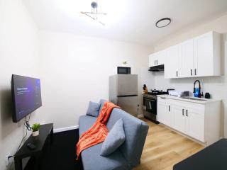 1BR and 1BA with Wi-Fi - Quick NYC Access - 8