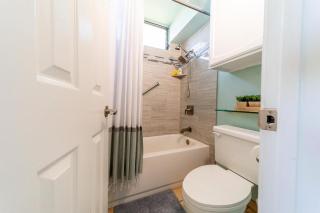 Kihei Akahi D402 · AKH D402 2BD Condo Across Beach Ocean View AC - 2