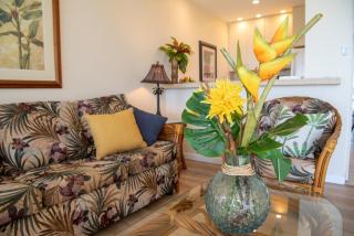 Kulakane 105 · KK105 Sunsets Ocean Views Oceanfront in West Maui - 3