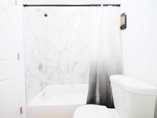 Comfy 1-Bedroom Escape Close to NYC with Wifi - 1