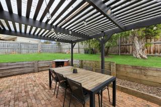 Riviera Retreat, Coastal Comfort Near Jan Juc Surf Beach - 1