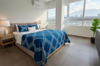 Stylish Panoramic Views City Loft - 3