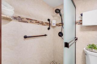 Valley Isle 206 · VI 206 OceanFront Studio w Pool - 1