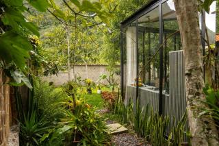 Romantic Mirror-Clad Tiny with Private Hot Tub - Pedro Ruiz Gallo - 4