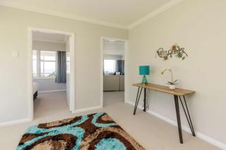 Ngamotu Vista - 5BR home with harbour views - 3