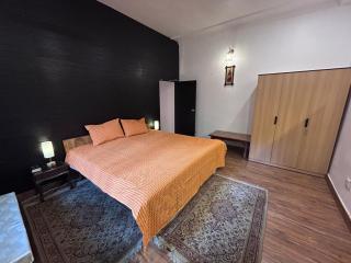 OnebyOne Bungalow 2 Bedroom Suite Near Taj Mahal Hotel - 1
