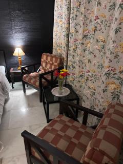 OnebyOne Bungalow 2 Bedroom Suite Near Taj Mahal Hotel - 3
