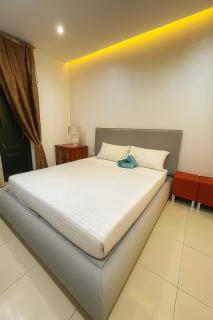 Modern 2 Bedroom Apartment Next to the Promenade R2 - 7