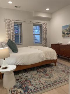 Luxe 2BD2BA Townhouse in Hip Area - Near Metro - 3