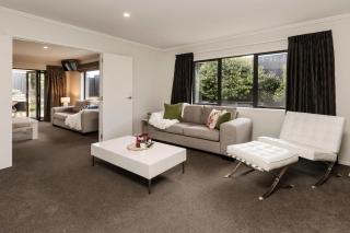 Modern Townhouse In Strandon - comfort and style - 1