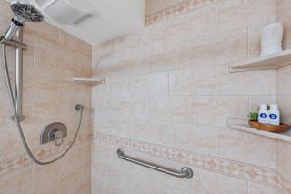 Milowai 302 · MIL 302 Oceanfront 2BD w Ocean Views Whale Watch - 5