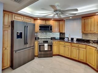 Ocean Harbor 1002 - 1