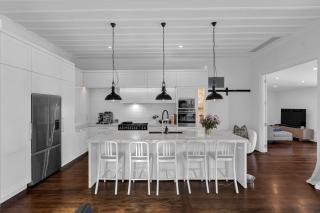 Bespoke Stays - Mount Eden Hideaway - 6