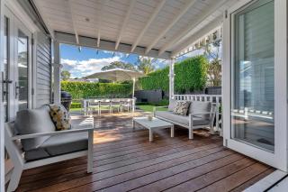 Bespoke Stays - Festive Villa Retreat - 1