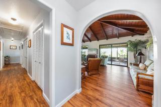 International Colony Club 41 · ICC 41 Remodeled 3BD Cottage w He - 7