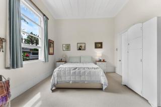 Bespoke Stays - Elegant Devonport Living - 7