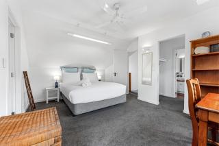 Bespoke Stays - Elegant Escape - 1