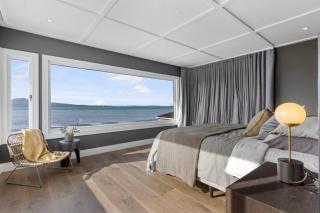 Bespoke Stays - Beachfront Paradise - 1