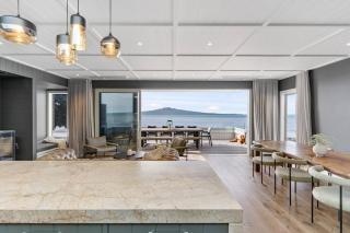 Bespoke Stays - Beachfront Paradise - 5