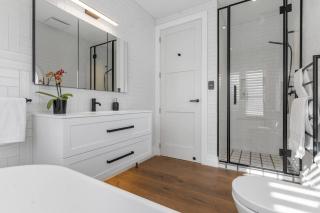Bespoke Stays - Beachfront Paradise - 2