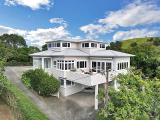 Bespoke Stays - Views Forever - 2