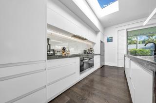 Bespoke Stays - Seaside SerenityExquisite Villa - 1