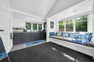Bespoke Stays - Seaside SerenityExquisite Villa - 2
