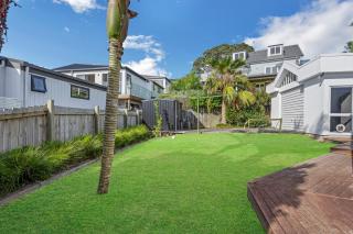 Bespoke Stays - Poolside Haven - 2