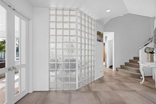 Bespoke Stays - Poolside Haven - 1