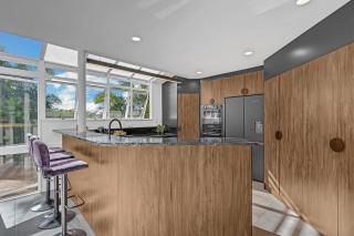 Bespoke Stays - Poolside Haven - 5