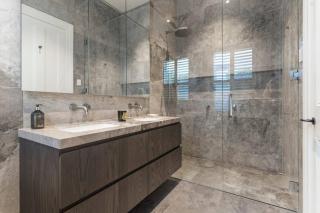 Bespoke Stays - Exquisite Elegance - 1