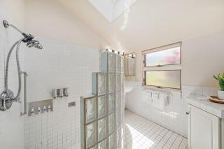 International Colony Club 43 · ICC 43 Spacious 2BD Cottage Walk - 8