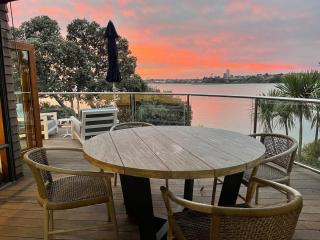 Bespoke Stays - Bayswater Waterfront Paradise - 8