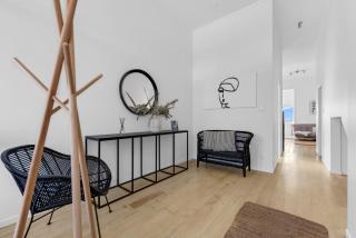 Bespoke Stays - Rustic Stanley Bay Apartment - 9