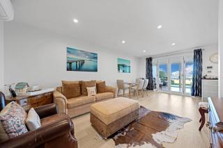 Bespoke Stays - Modern Elegance - 6
