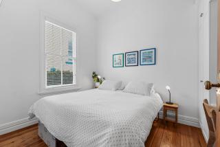 Bespoke Stays - Charming Villa in Devonport - 2