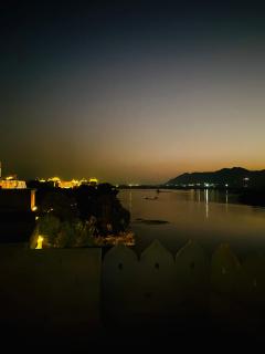 Hotel at Pichola Lake Nathi Ghat Brahmpole Udaipur - 9