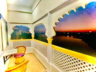 Hotel at Pichola Lake Nathi Ghat Brahmpole Udaipur - 8
