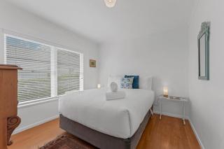 Bespoke Stays - Christmas By The Coast - 1