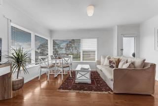 Bespoke Stays - Christmas By The Coast - 3