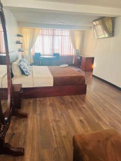 Departamento en el corazón de la ciudad - Ambato - 1